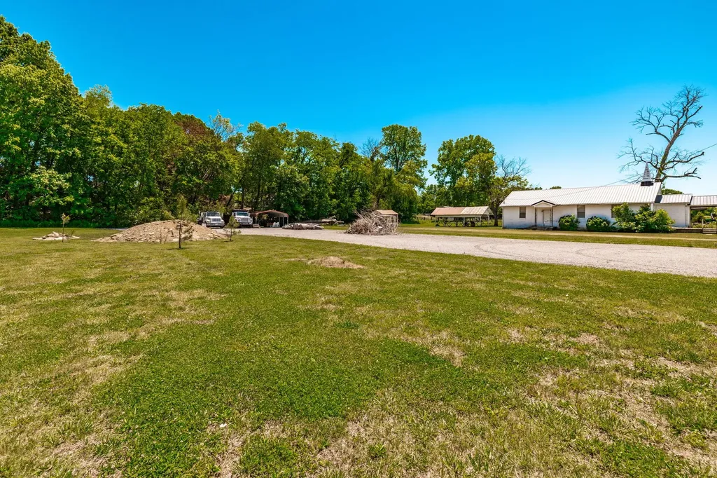 1506 Rock Springs Road Bethpage TN 37022
