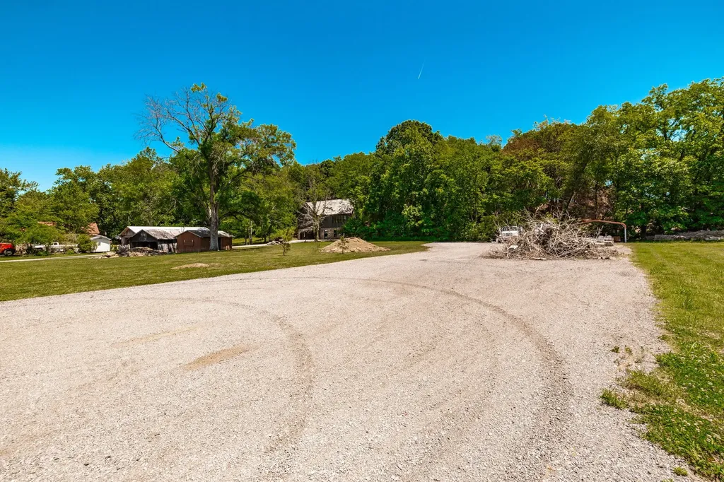 1506 Rock Springs Road Bethpage TN 37022
