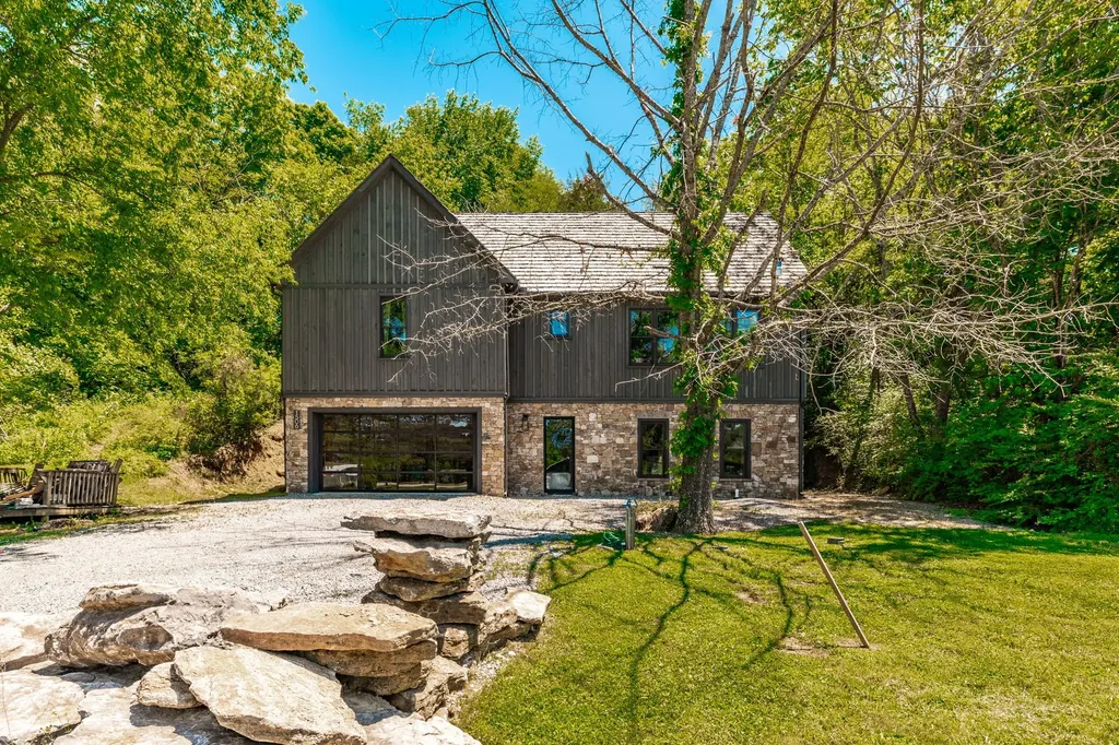 1506 Rock Springs Road Bethpage TN 37022