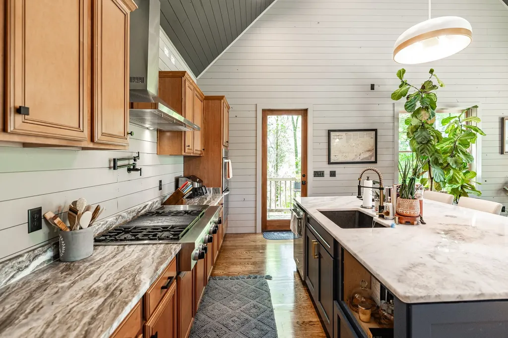 1506 Rock Springs Road Bethpage TN 37022