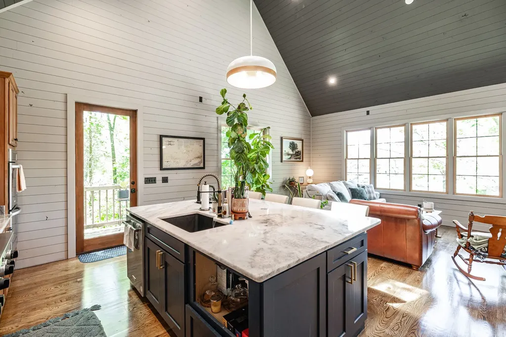 1506 Rock Springs Road Bethpage TN 37022