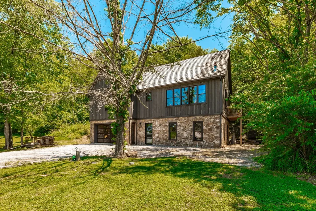 1506 Rock Springs Road Bethpage TN 37022