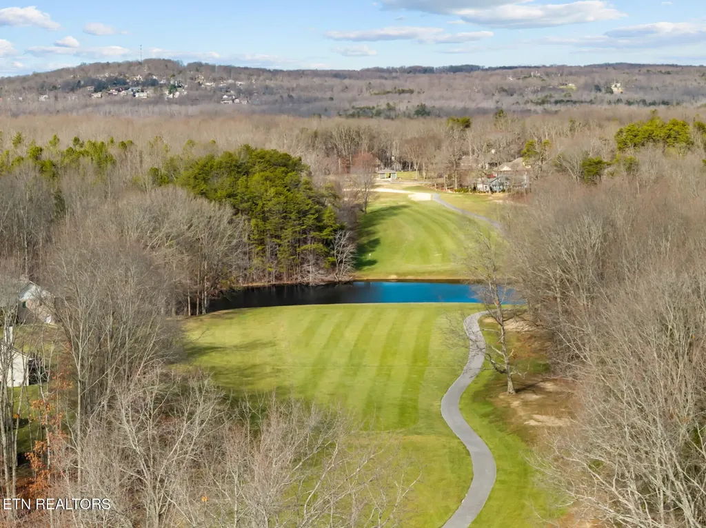 25 Andover Lane Crossville TN 38558