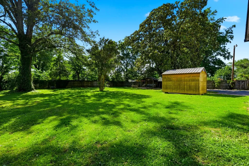 310 N Hume Avenue Gallatin TN 37066
