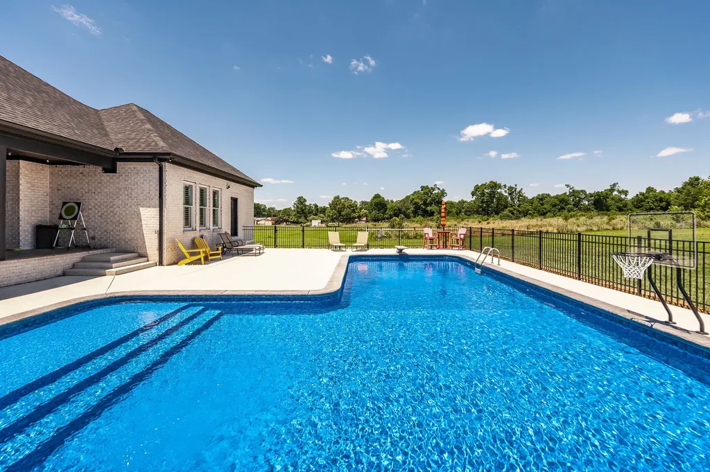 1322 Barry Lane Gallatin TN 37066
