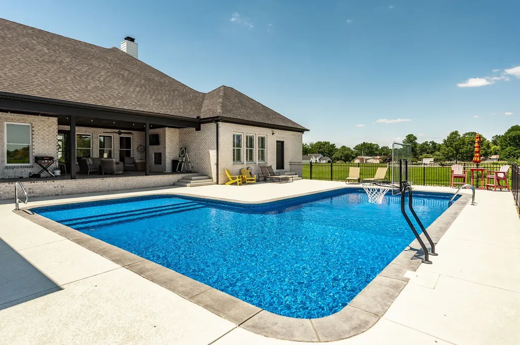 1322 Barry Lane Gallatin TN 37066