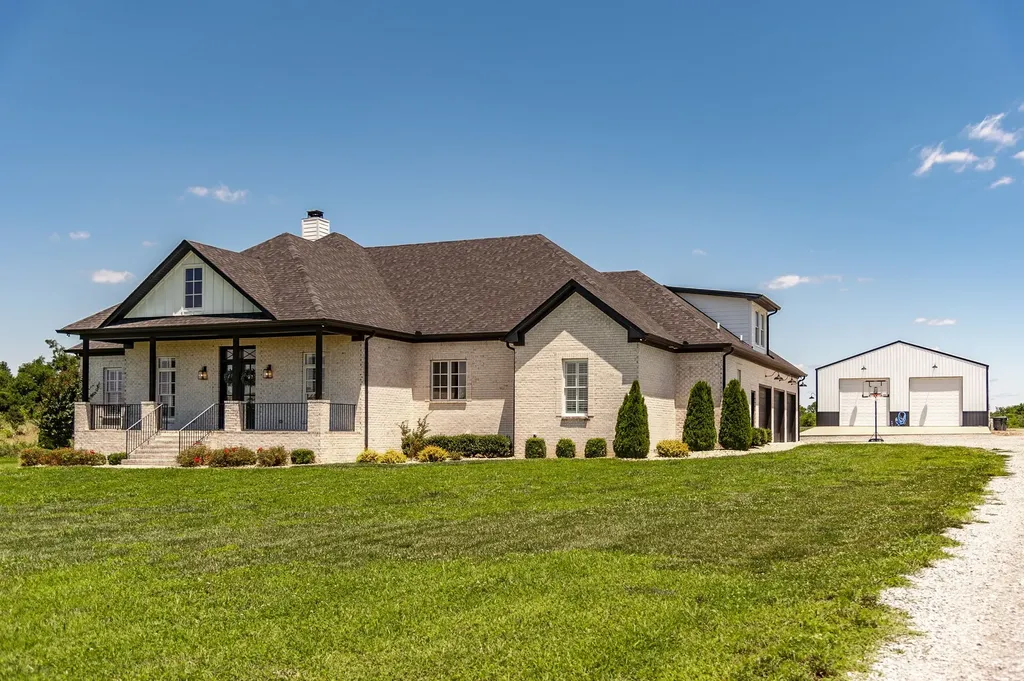 1322 Barry Lane Gallatin TN 37066