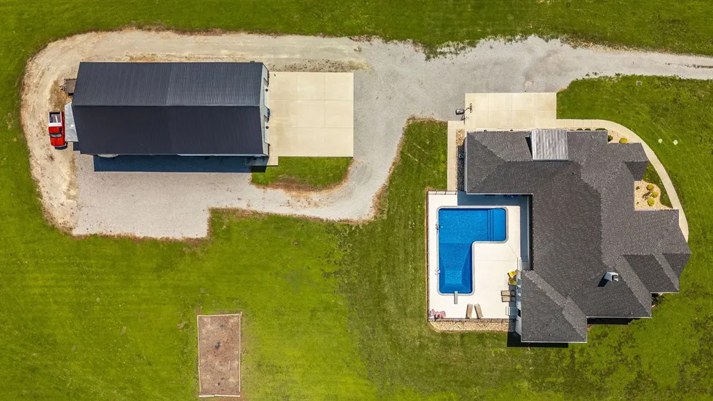 1322 Barry Lane Gallatin TN 37066