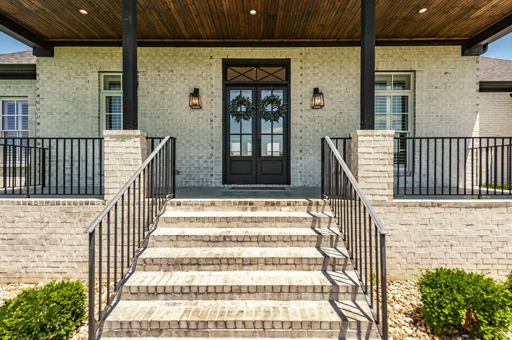 1322 Barry Lane Gallatin TN 37066