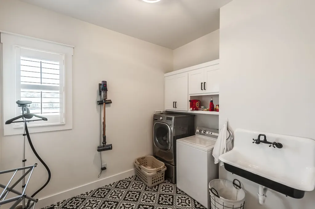 1322 Barry Lane Gallatin TN 37066