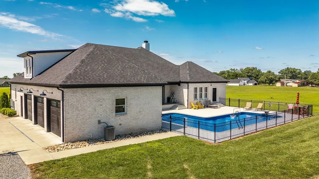 1322 Barry Lane Gallatin TN 37066