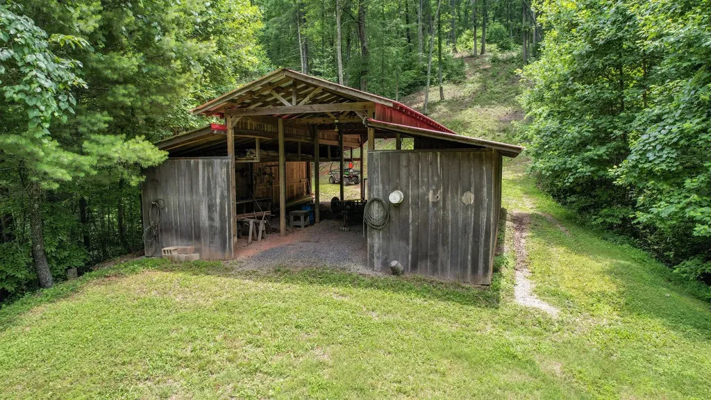 201 Campbell Branch Road Reliance TN 37369