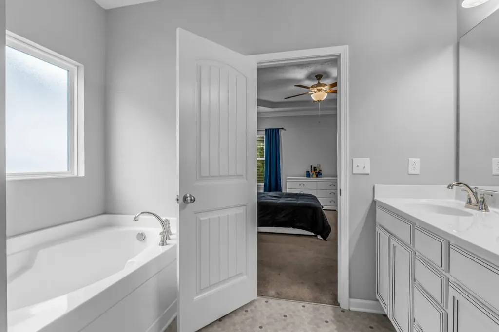 1911 Albarado Trail Murfreesboro TN 37128