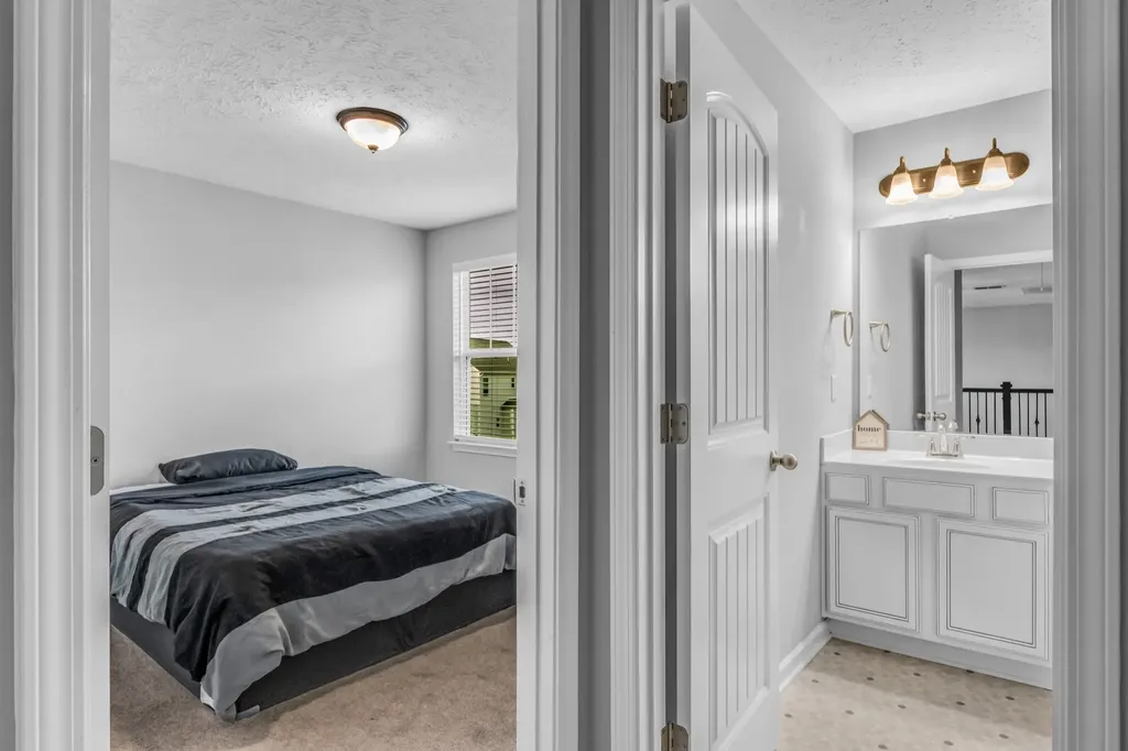 1911 Albarado Trail Murfreesboro TN 37128