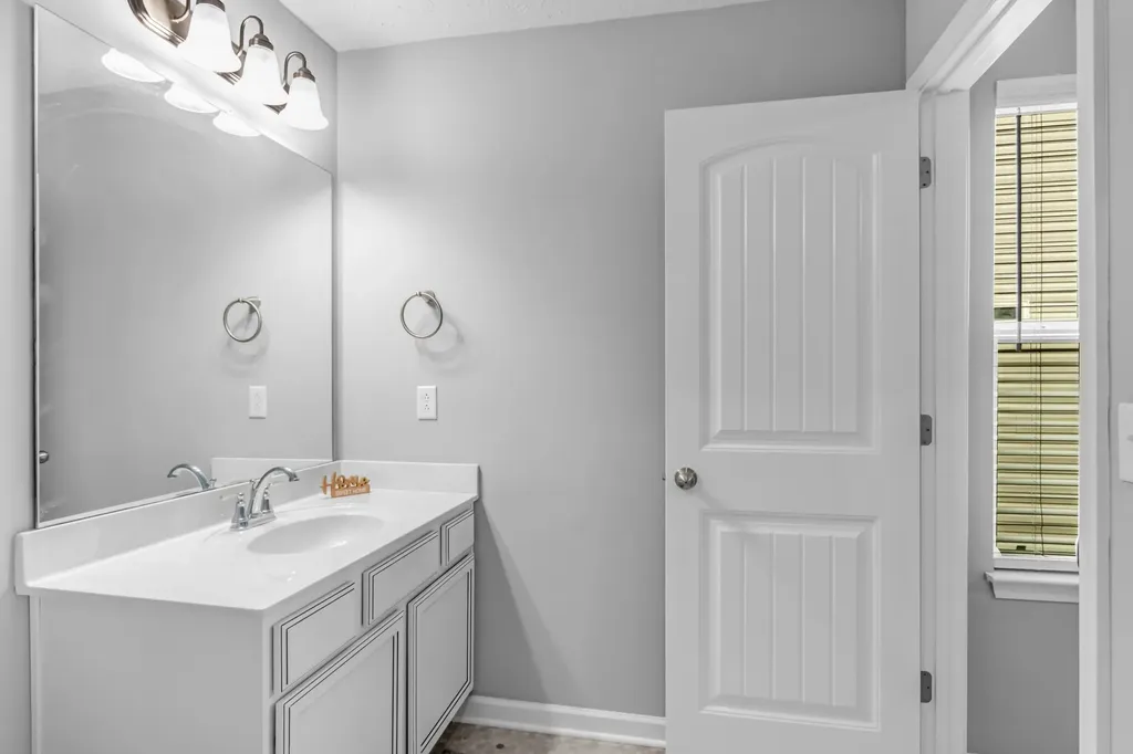 1911 Albarado Trail Murfreesboro TN 37128