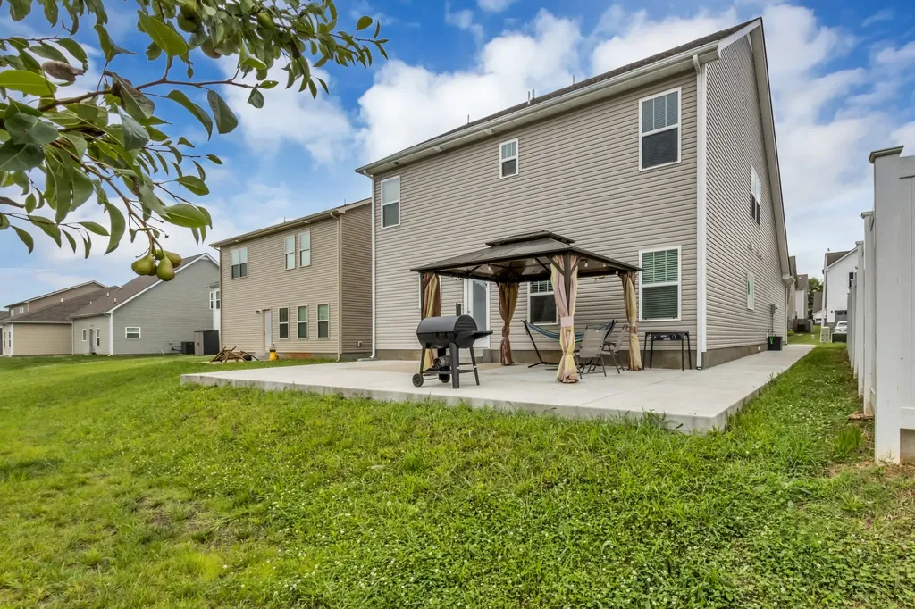 1911 Albarado Trail Murfreesboro TN 37128