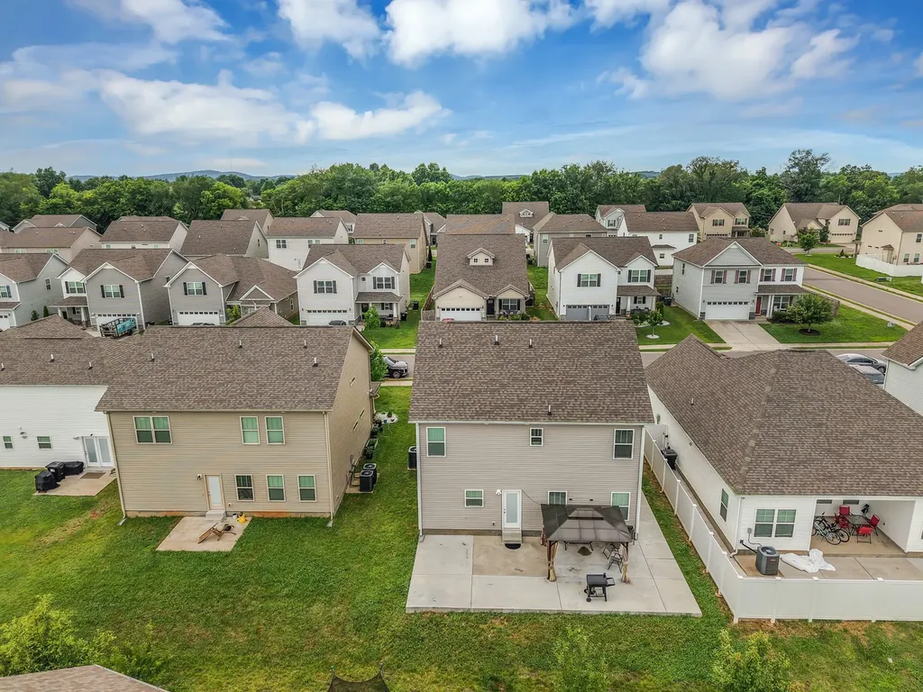 1911 Albarado Trail Murfreesboro TN 37128