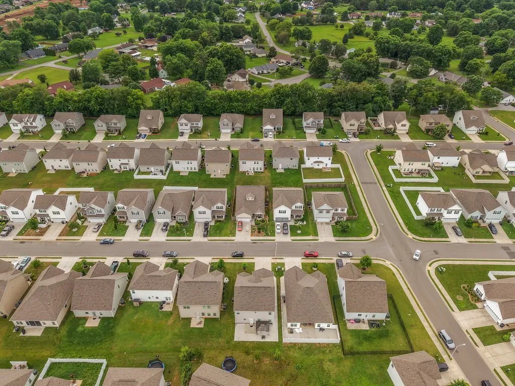 1911 Albarado Trail Murfreesboro TN 37128
