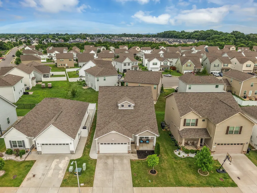 1911 Albarado Trail Murfreesboro TN 37128