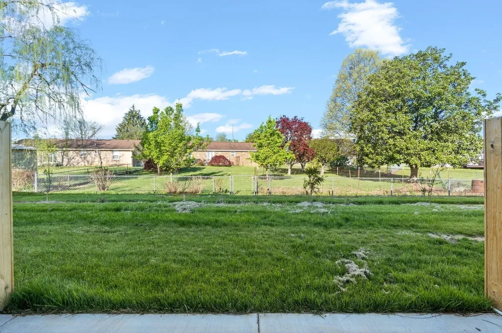 224 Drayton Drive Clarksville TN 37042