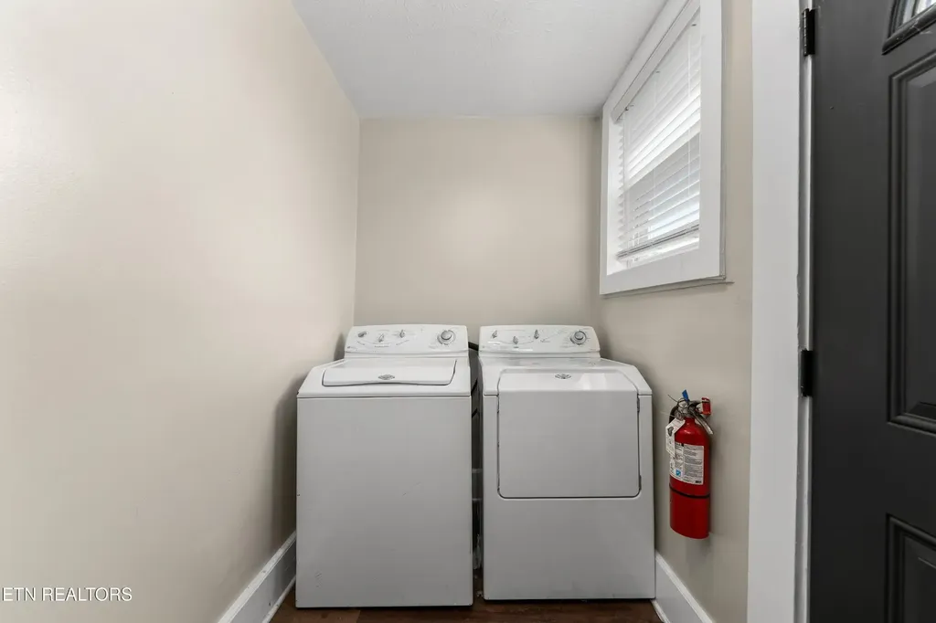 508 E Central Avenue La Follette TN 37766