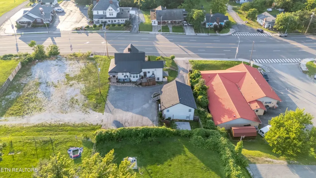 508 E Central Avenue La Follette TN 37766