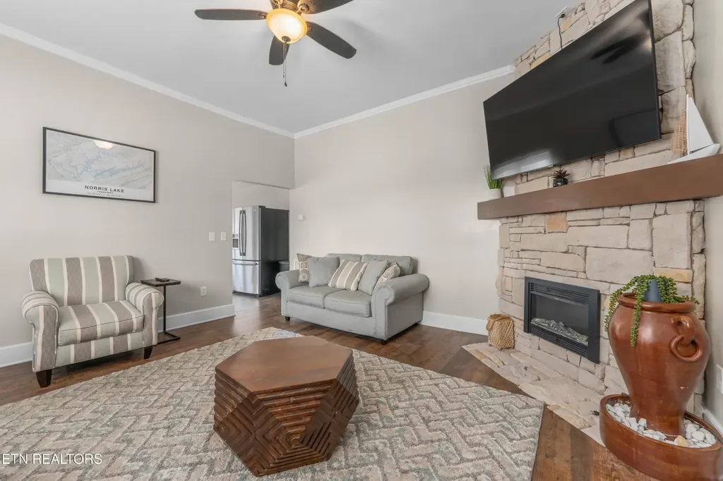 508 E Central Avenue La Follette TN 37766