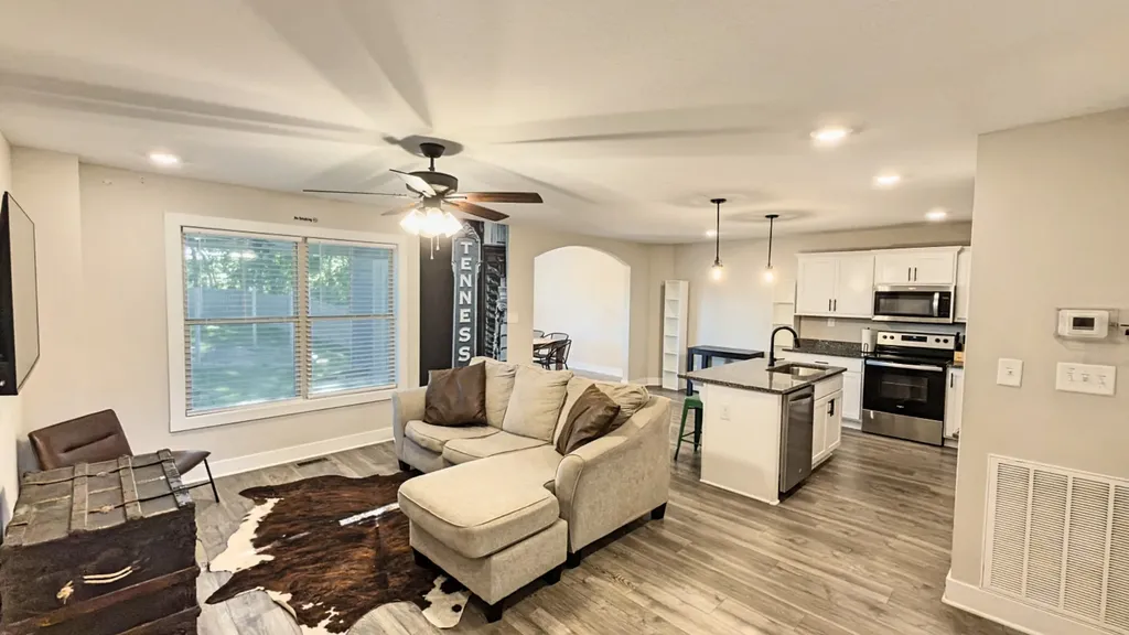 414B Oak Street Clarksville TN 37042