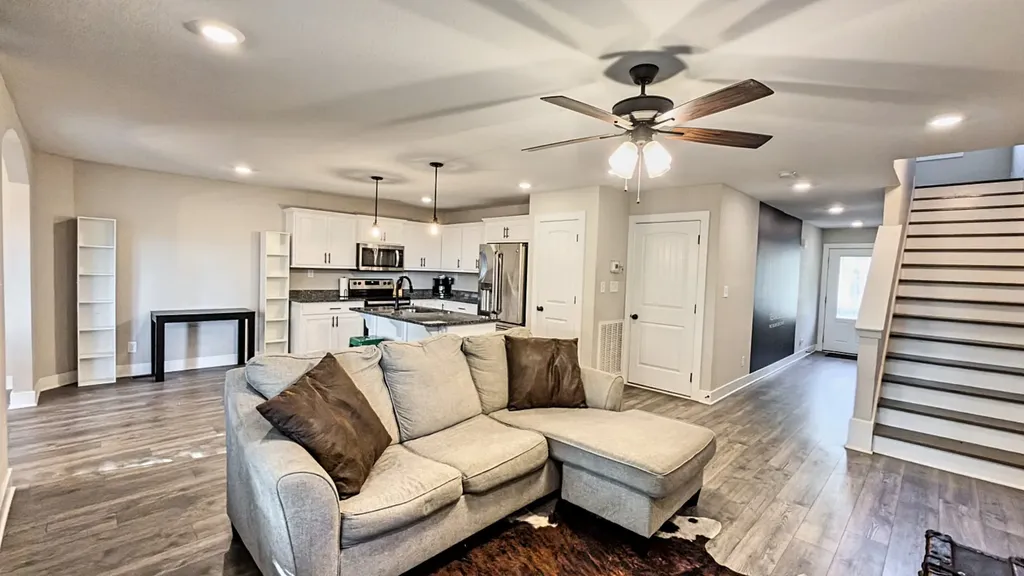 414B Oak Street Clarksville TN 37042