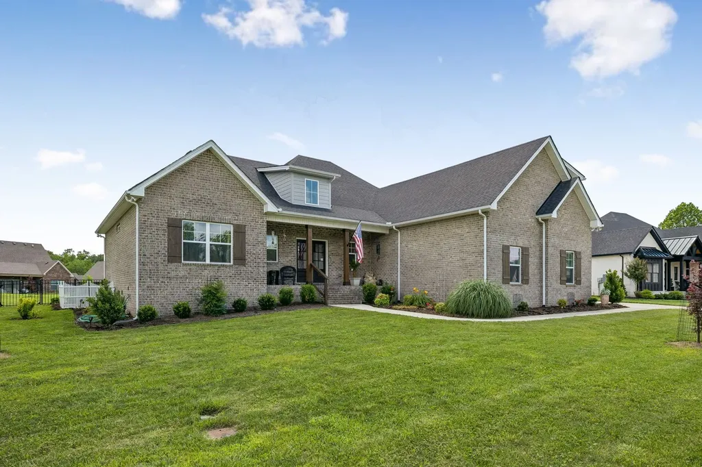 1035 Robert Lee Drive Gallatin TN 37066