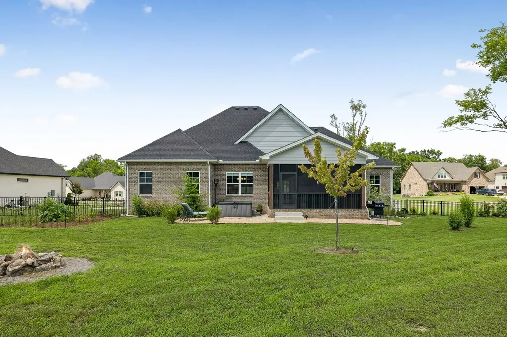 1035 Robert Lee Drive Gallatin TN 37066