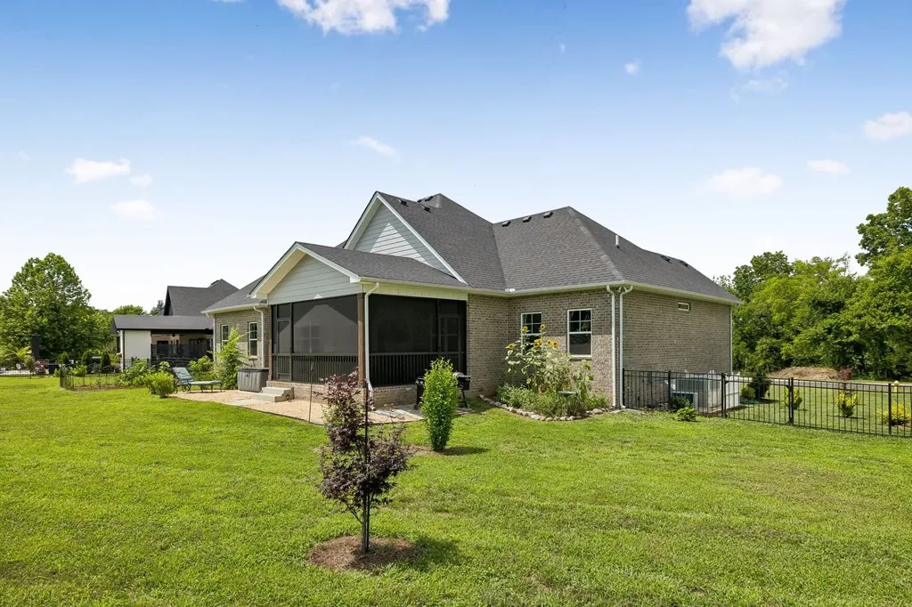 1035 Robert Lee Drive Gallatin TN 37066