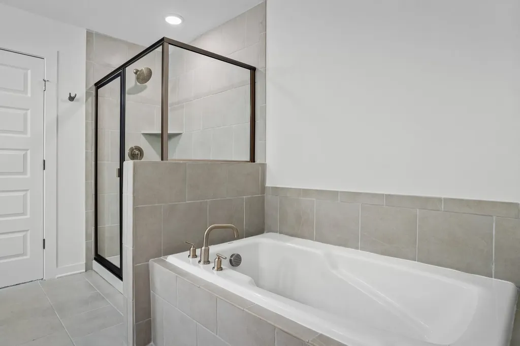 8204 Netterfield Drive White House TN 37188