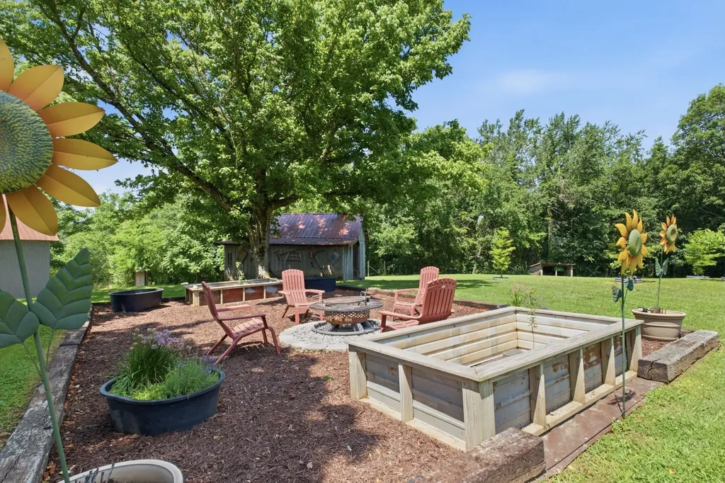 1300 Oak Grove Road Dickson TN 37055