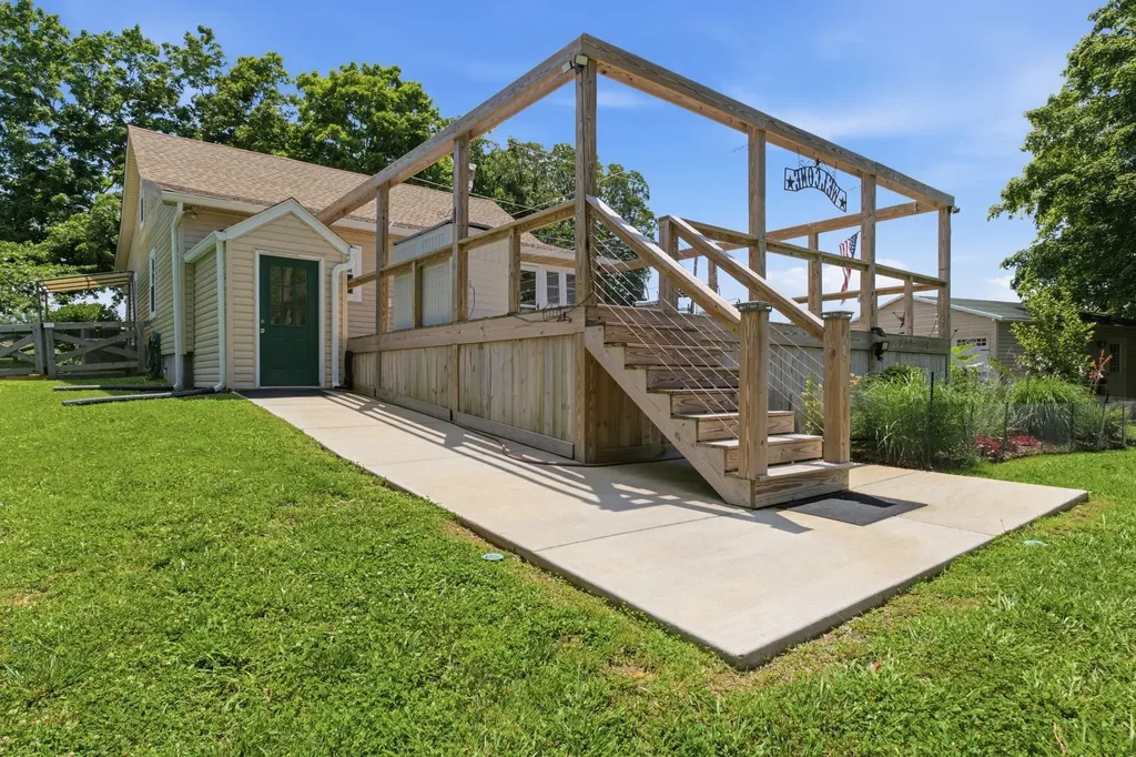 1300 Oak Grove Road Dickson TN 37055
