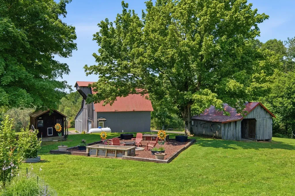 1300 Oak Grove Road Dickson TN 37055