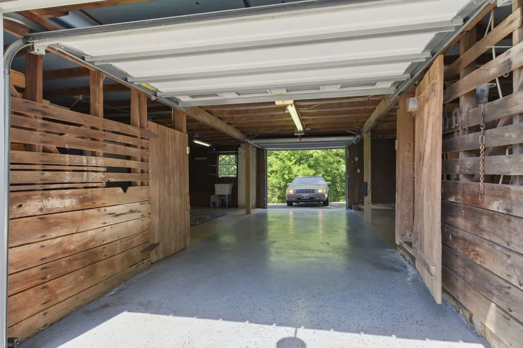 1300 Oak Grove Road Dickson TN 37055