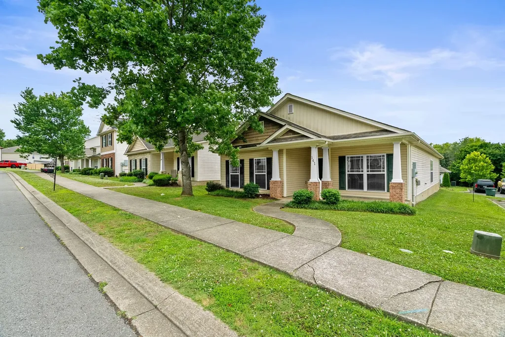 141 Dimaggio Drive Springfield TN 37172