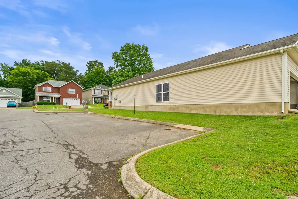 141 Dimaggio Drive Springfield TN 37172
