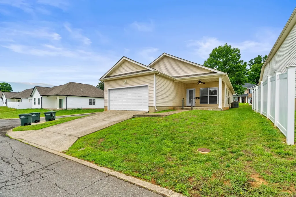 141 Dimaggio Drive Springfield TN 37172
