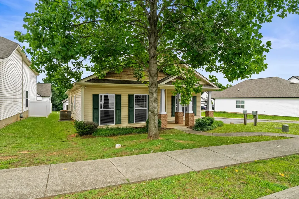 141 Dimaggio Drive Springfield TN 37172