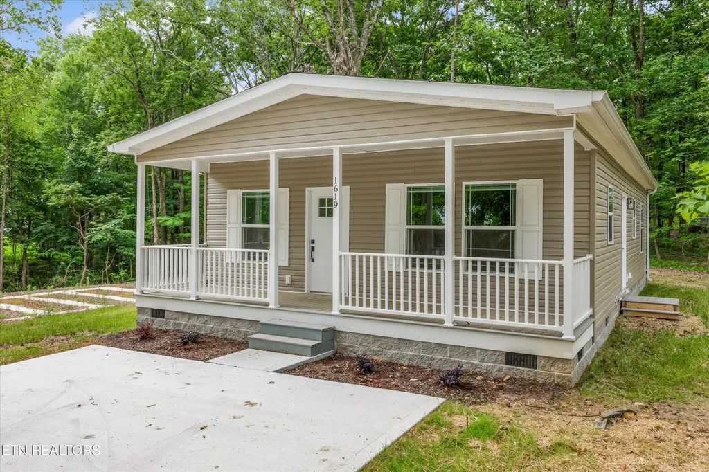 1619 Scenic Drive Athens TN 37303