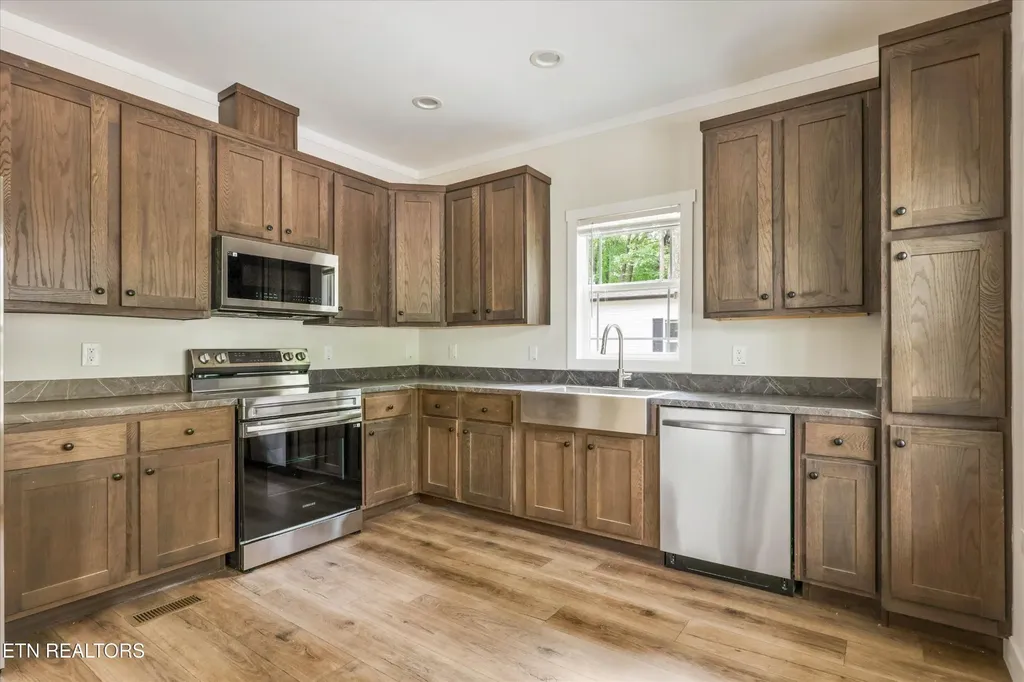 1619 Scenic Drive Athens TN 37303