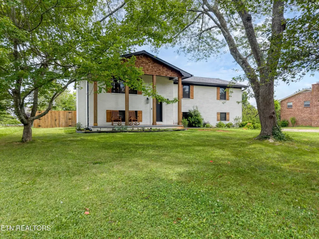 1207 Lenore Lane Maryville TN 37804