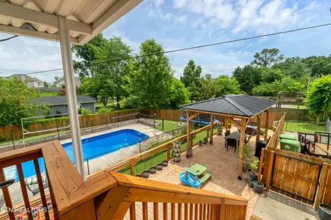 1207 Lenore Lane Maryville TN 37804