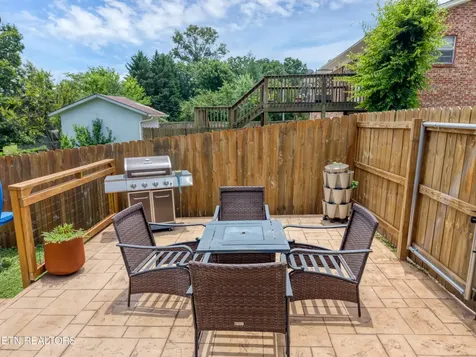 1207 Lenore Lane Maryville TN 37804