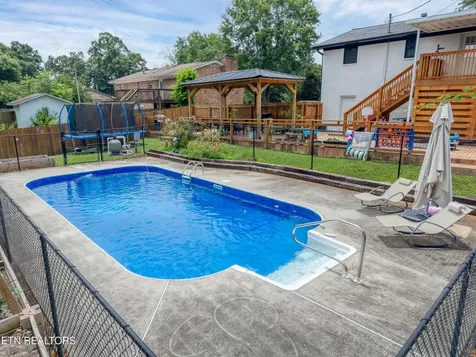 1207 Lenore Lane Maryville TN 37804