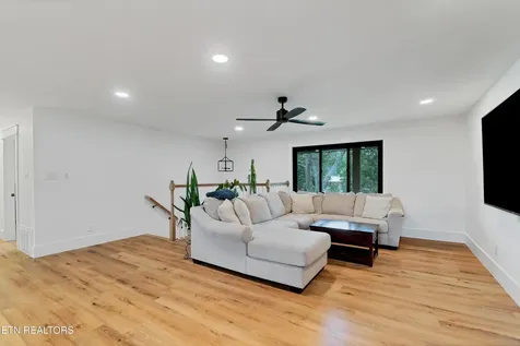1207 Lenore Lane Maryville TN 37804