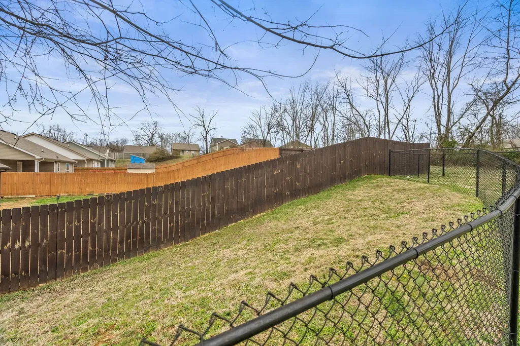 914 16th Ave, E Springfield TN 37172
