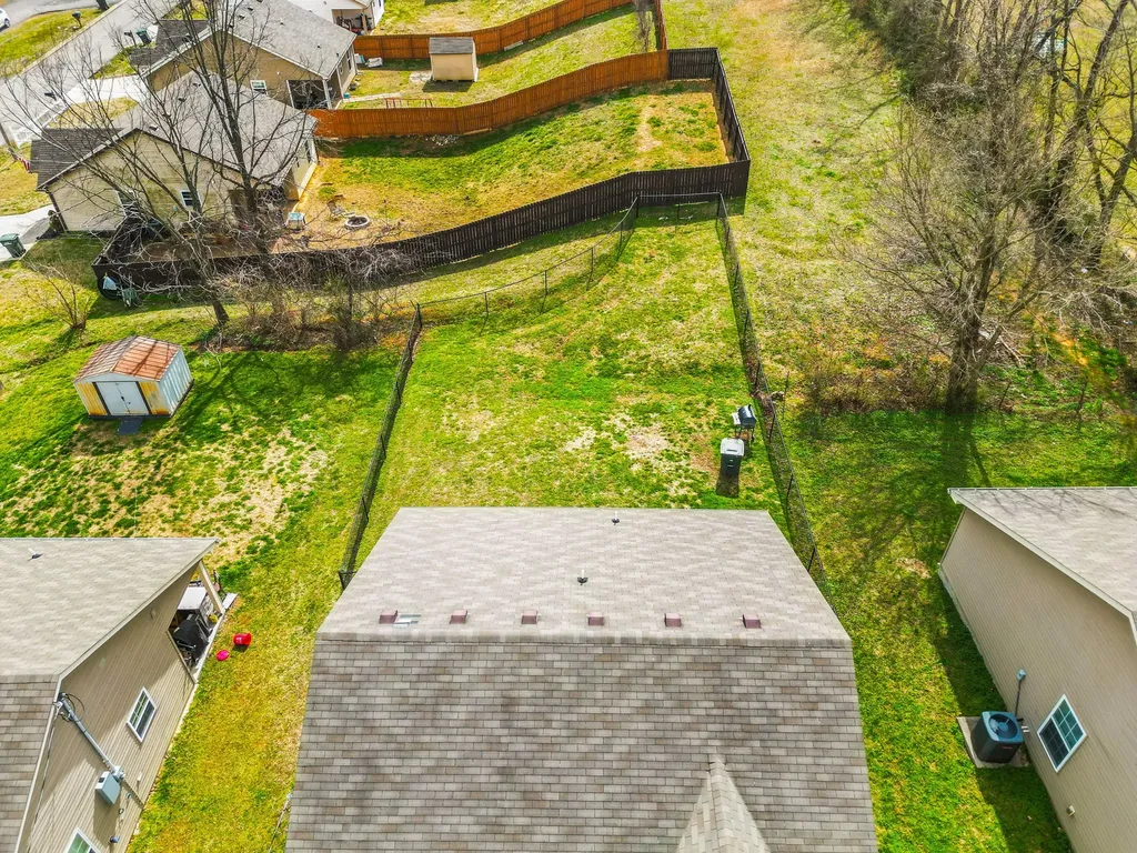 914 16th Ave, E Springfield TN 37172